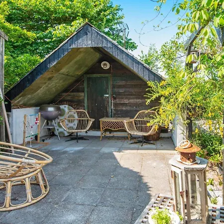 6 Person In Orsted-by Traum Nyaraló