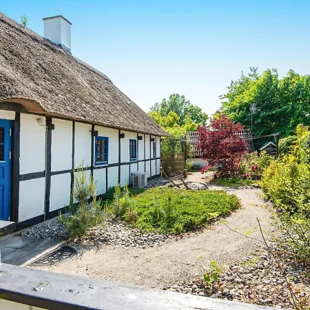 6 Person In Orsted-by Traum Nyaraló *