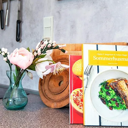 6 Person In Orsted-by Traum