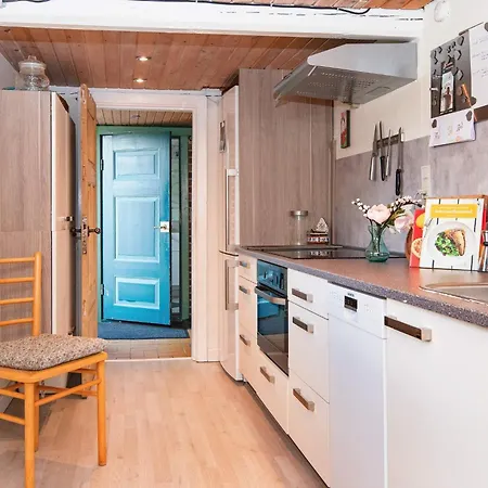 6 Person In Orsted-by Traum Nyaraló